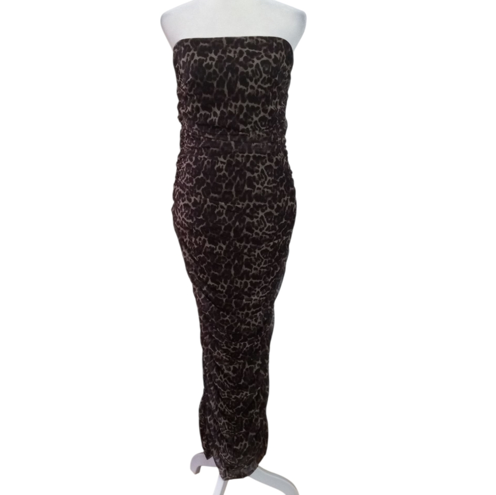 Fashion Nova  Sleeveless, Strapless , Ruched, Ribbed , Maxi  W/Leopard print.
